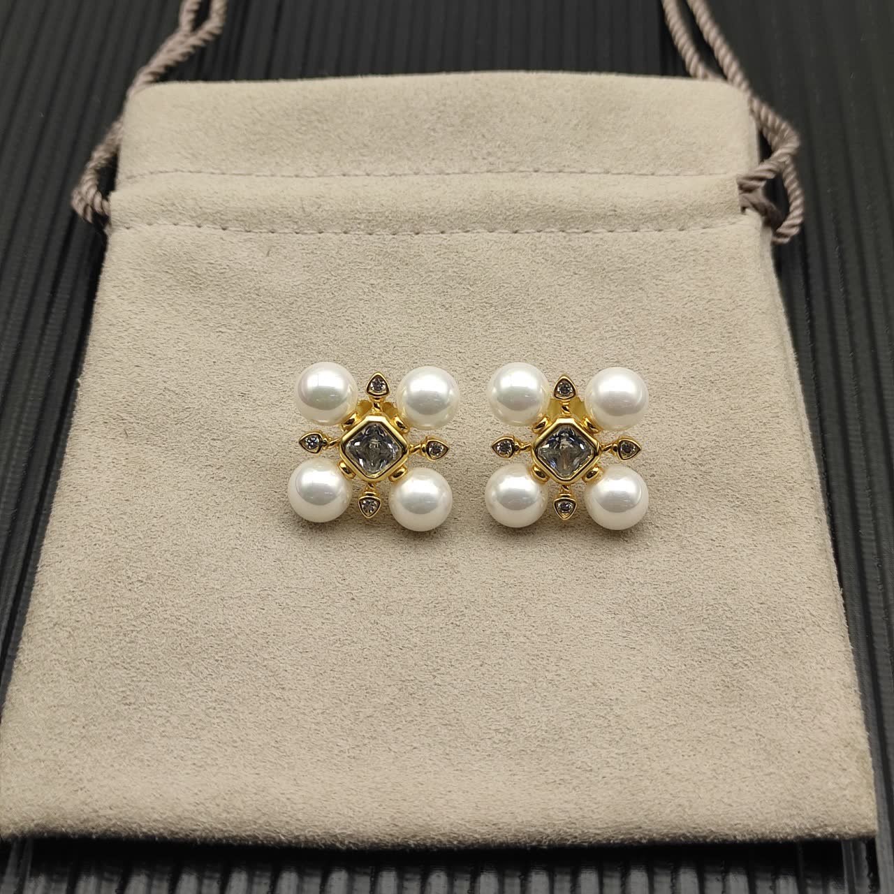 David Yurman Elegant Pearl and Diamond Stud Earrings